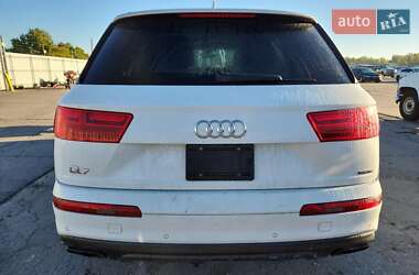 Позашляховик / Кросовер Audi Q7 2019 в 