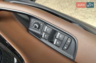 Внедорожник / Кроссовер Audi Q7 2016 в 