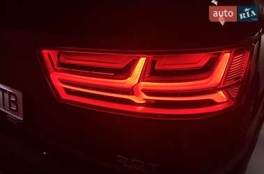 Внедорожник / Кроссовер Audi Q7 2016 в 