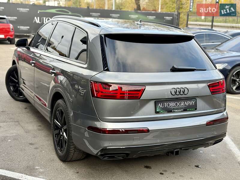 Позашляховик / Кросовер Audi Q7 2016 в Києві