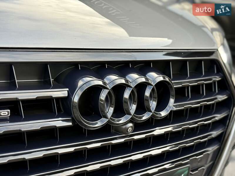 Позашляховик / Кросовер Audi Q7 2016 в Києві
