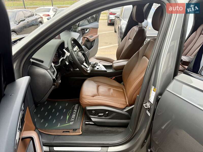 Позашляховик / Кросовер Audi Q7 2016 в Києві
