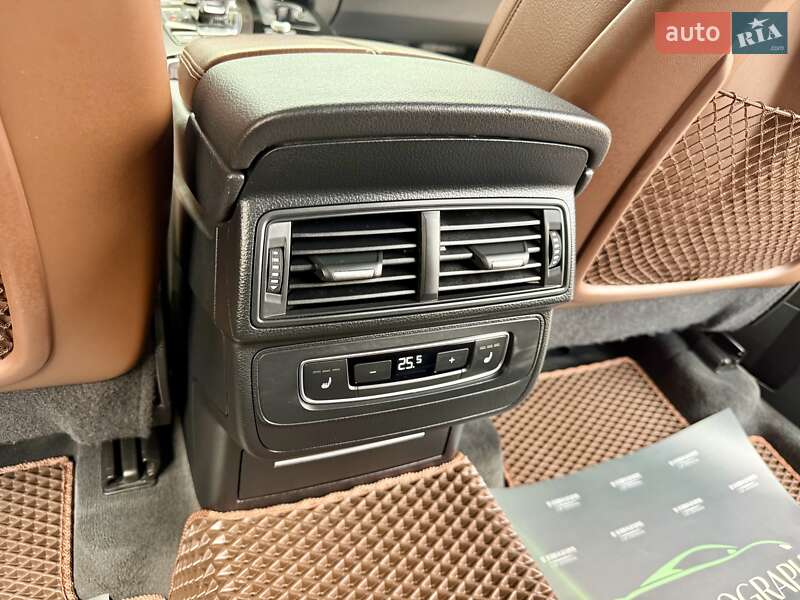 Позашляховик / Кросовер Audi Q7 2016 в Києві