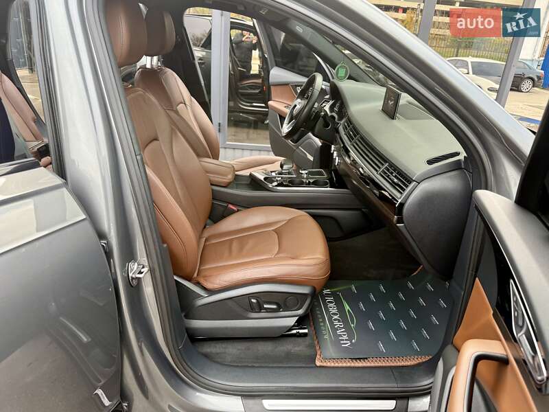 Позашляховик / Кросовер Audi Q7 2016 в Києві