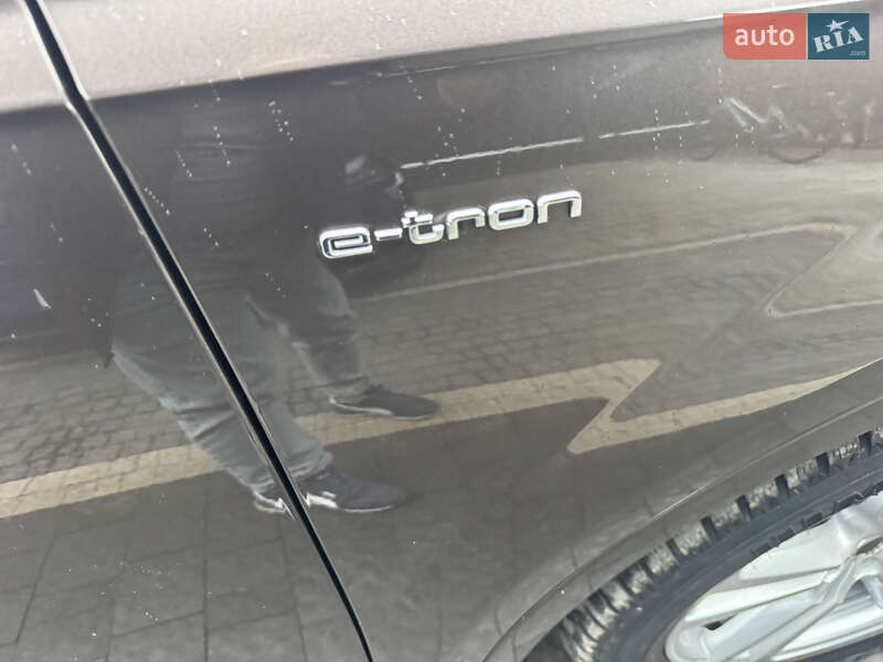 Позашляховик / Кросовер Audi Q7 2016 в Луцьку фото 16 Позашляховик / Кросовер Audi Q7 2016 в Луцьку