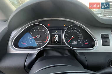 Позашляховик / Кросовер Audi Q7 2013 в  фото 12 Позашляховик / Кросовер Audi Q7 2013 в