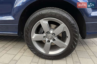 Позашляховик / Кросовер Audi Q7 2012 в 