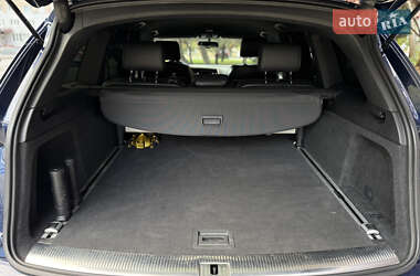 Позашляховик / Кросовер Audi Q7 2012 в 