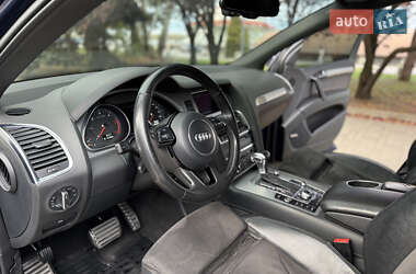 Позашляховик / Кросовер Audi Q7 2012 в 