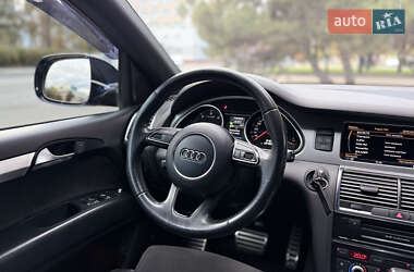 Позашляховик / Кросовер Audi Q7 2012 в 