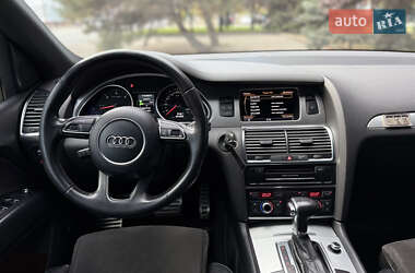Позашляховик / Кросовер Audi Q7 2012 в 