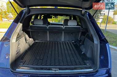 Внедорожник / Кроссовер Audi Q7 2021 в 