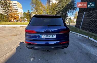 Внедорожник / Кроссовер Audi Q7 2021 в 
