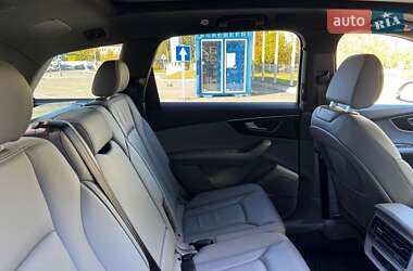 Внедорожник / Кроссовер Audi Q7 2021 в 