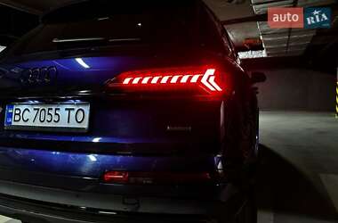 Внедорожник / Кроссовер Audi Q7 2021 в 