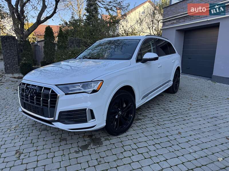 Внедорожник / Кроссовер Audi Q7 2021 в 