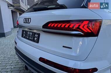 Внедорожник / Кроссовер Audi Q7 2021 в 