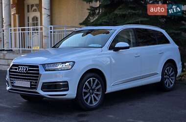 Позашляховик / Кросовер Audi Q7 2016 в  фото 10 Позашляховик / Кросовер Audi Q7 2016 в
