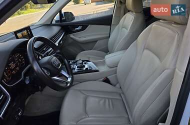 Позашляховик / Кросовер Audi Q7 2016 в  фото 38 Позашляховик / Кросовер Audi Q7 2016 в
