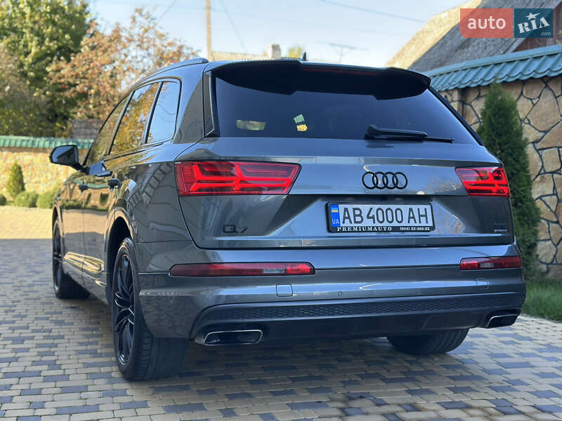 Внедорожник / Кроссовер Audi Q7 2015 в Могилев-Подольске