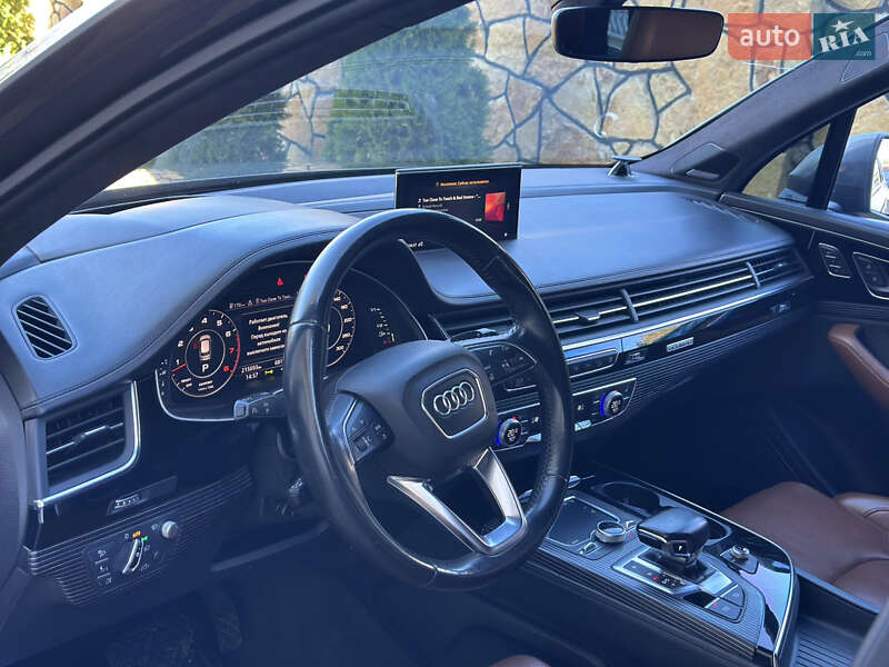 Внедорожник / Кроссовер Audi Q7 2015 в Могилев-Подольске
