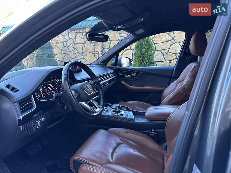 Внедорожник / Кроссовер Audi Q7 2015 в Могилев-Подольске