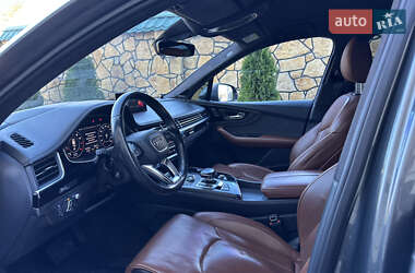 Позашляховик / Кросовер Audi Q7 2015 в  фото 35 Позашляховик / Кросовер Audi Q7 2015 в