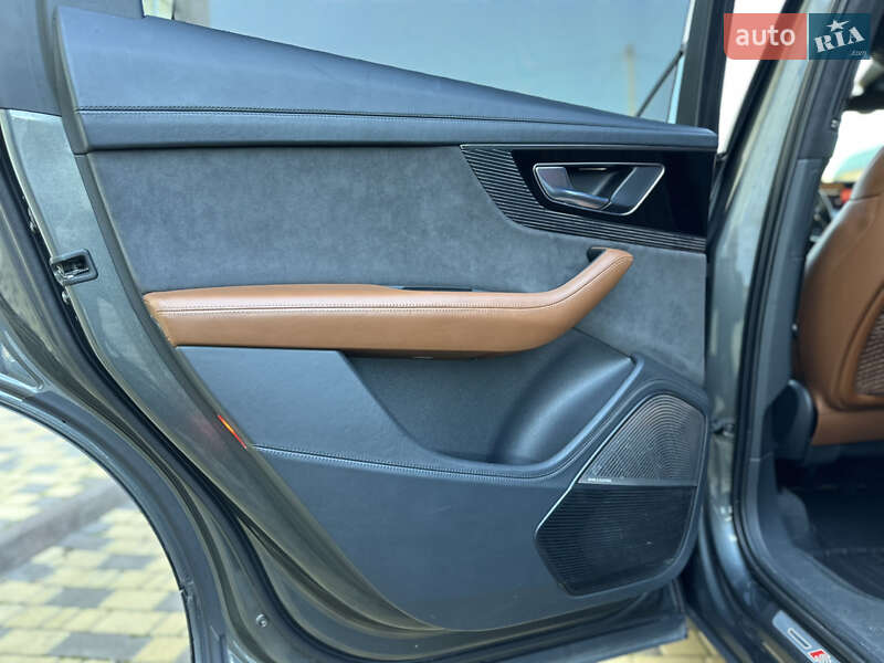 Внедорожник / Кроссовер Audi Q7 2015 в Могилев-Подольске