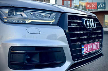 Позашляховик / Кросовер Audi Q7 2017 в  фото 15 Позашляховик / Кросовер Audi Q7 2017 в
