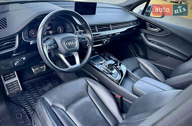 Позашляховик / Кросовер Audi Q7 2017 в  фото 24 Позашляховик / Кросовер Audi Q7 2017 в