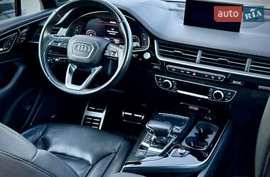 Позашляховик / Кросовер Audi Q7 2017 в  фото 48 Позашляховик / Кросовер Audi Q7 2017 в