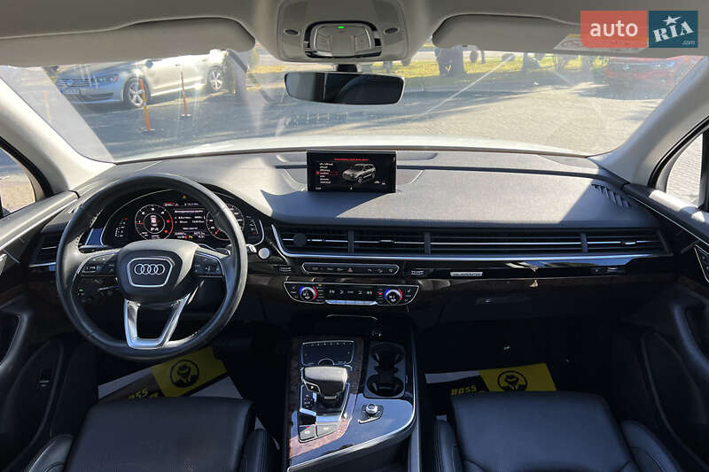 Позашляховик / Кросовер Audi Q7 2017 в Львові