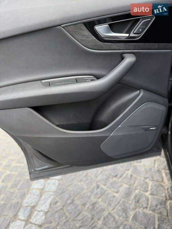 Позашляховик / Кросовер Audi Q7 2019 в Шептицькому
