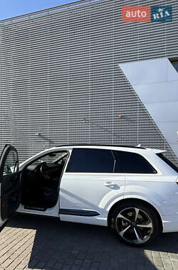 Внедорожник / Кроссовер Audi Q7 2017 в Львове