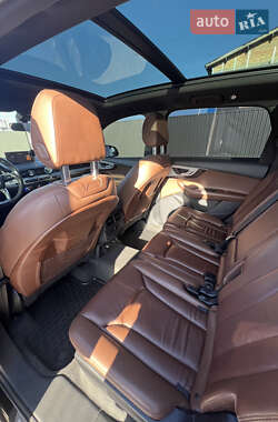 Внедорожник / Кроссовер Audi Q7 2017 в 