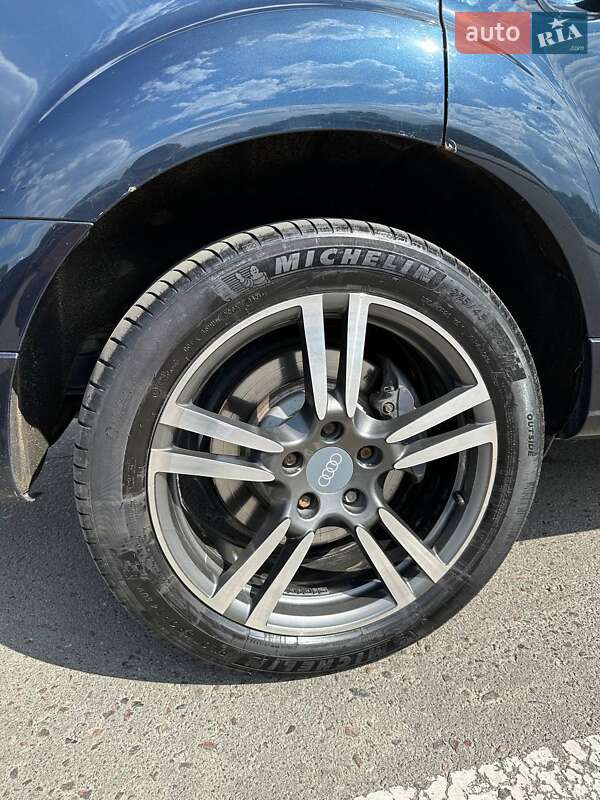 Внедорожник / Кроссовер Audi Q7 2011 в Киеве