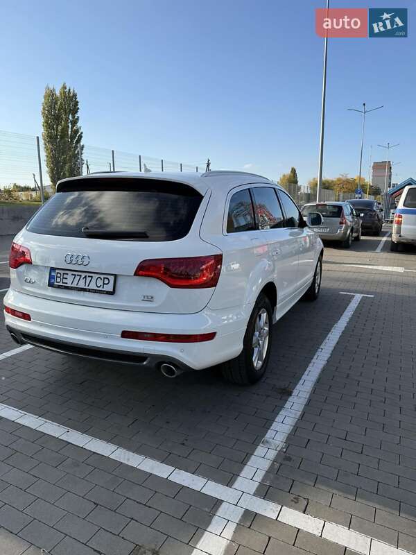 Внедорожник / Кроссовер Audi Q7 2012 в Первомайске