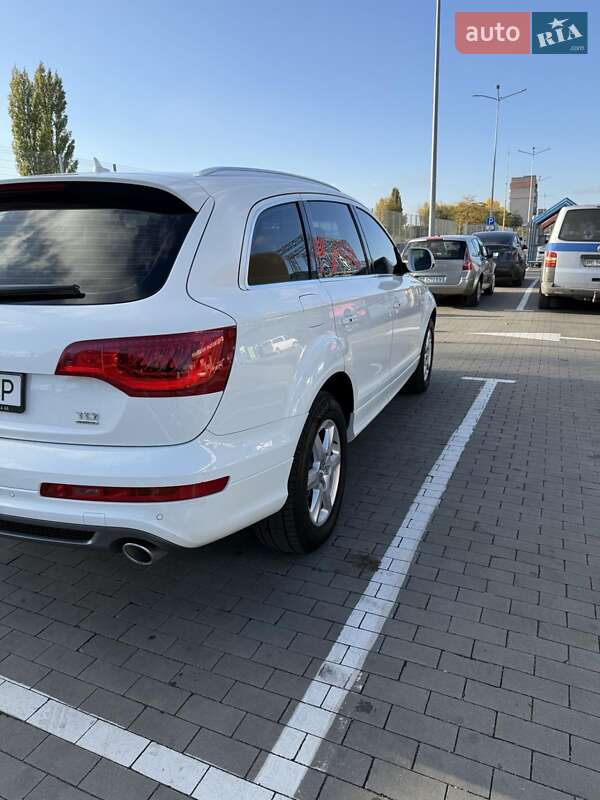 Внедорожник / Кроссовер Audi Q7 2012 в Первомайске