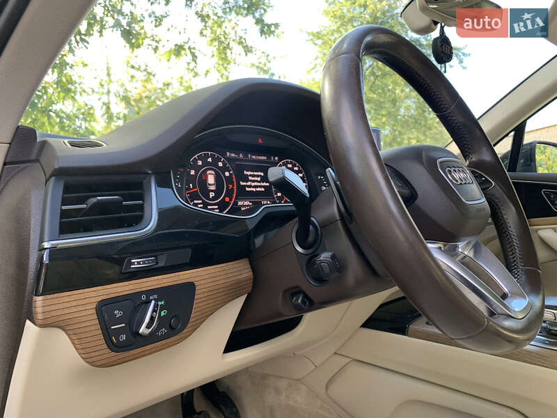 Внедорожник / Кроссовер Audi Q7 2016 в Киеве