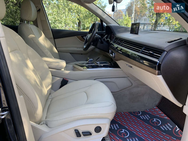 Внедорожник / Кроссовер Audi Q7 2016 в Киеве