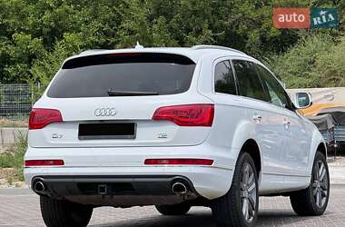 Позашляховик / Кросовер Audi Q7 2015 в  фото 10 Позашляховик / Кросовер Audi Q7 2015 в