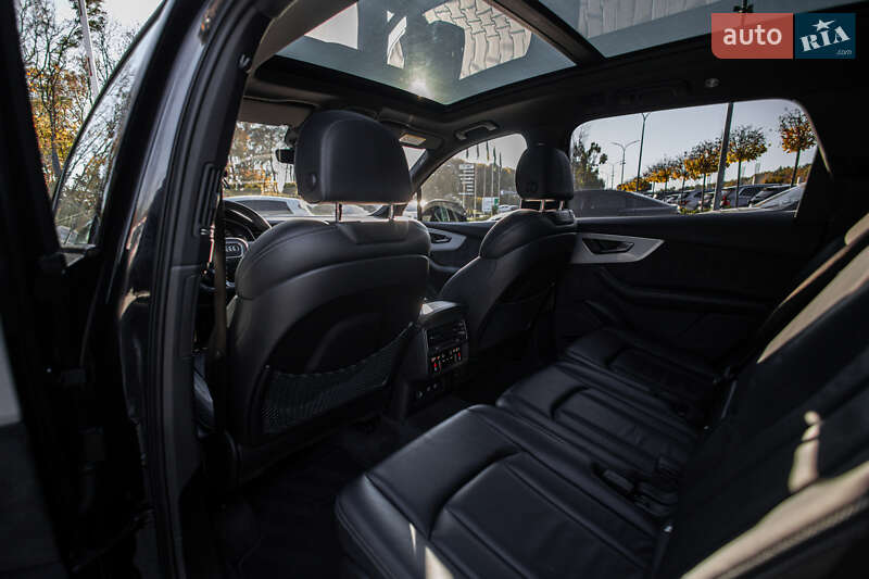 Позашляховик / Кросовер Audi Q7 2020 в Львові