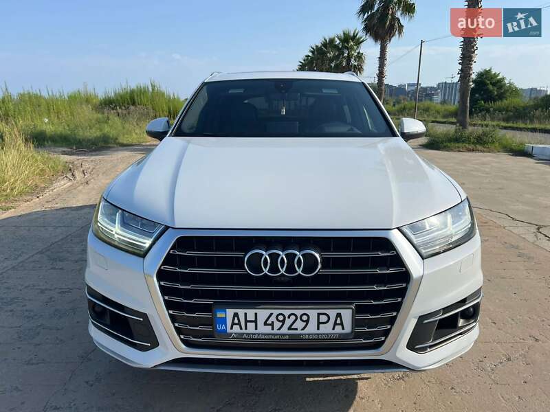 Внедорожник / Кроссовер Audi Q7 2018 в Киеве