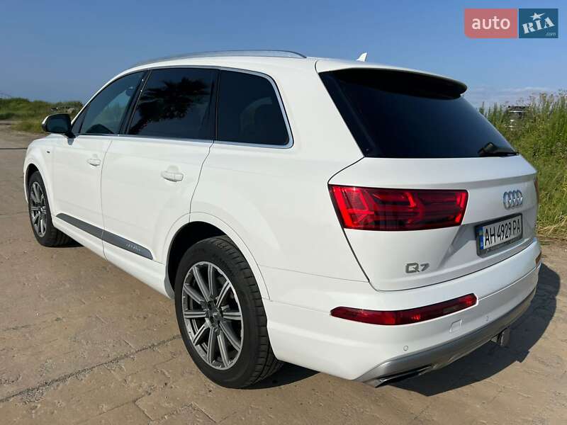 Внедорожник / Кроссовер Audi Q7 2018 в Киеве