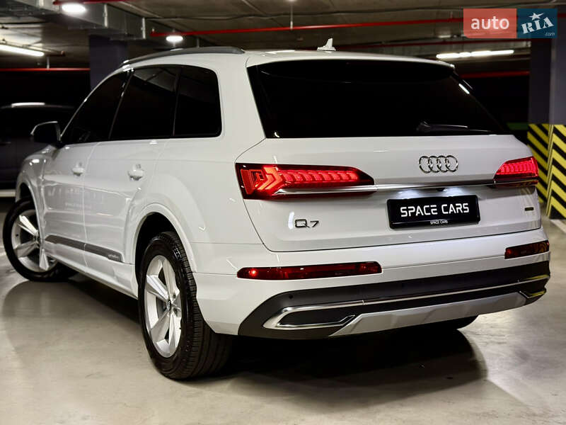 Позашляховик / Кросовер Audi Q7 2019 в Києві фото 13 Позашляховик / Кросовер Audi Q7 2019 в Києві