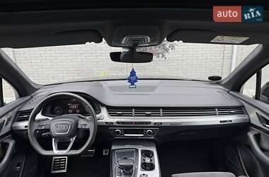 Позашляховик / Кросовер Audi Q7 2017 в  фото 77 Позашляховик / Кросовер Audi Q7 2017 в