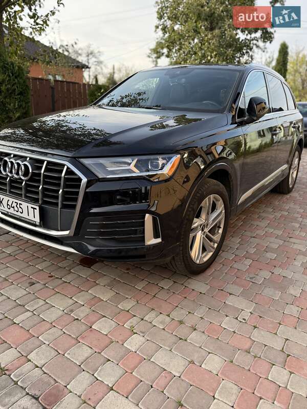 Внедорожник / Кроссовер Audi Q7 2021 в Сарнах