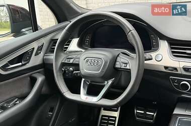 Позашляховик / Кросовер Audi Q7 2017 в  фото 83 Позашляховик / Кросовер Audi Q7 2017 в