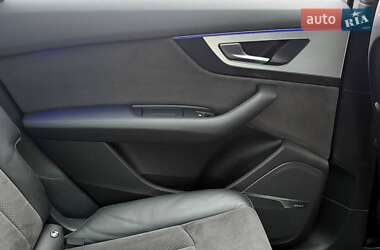 Позашляховик / Кросовер Audi Q7 2017 в  фото 89 Позашляховик / Кросовер Audi Q7 2017 в