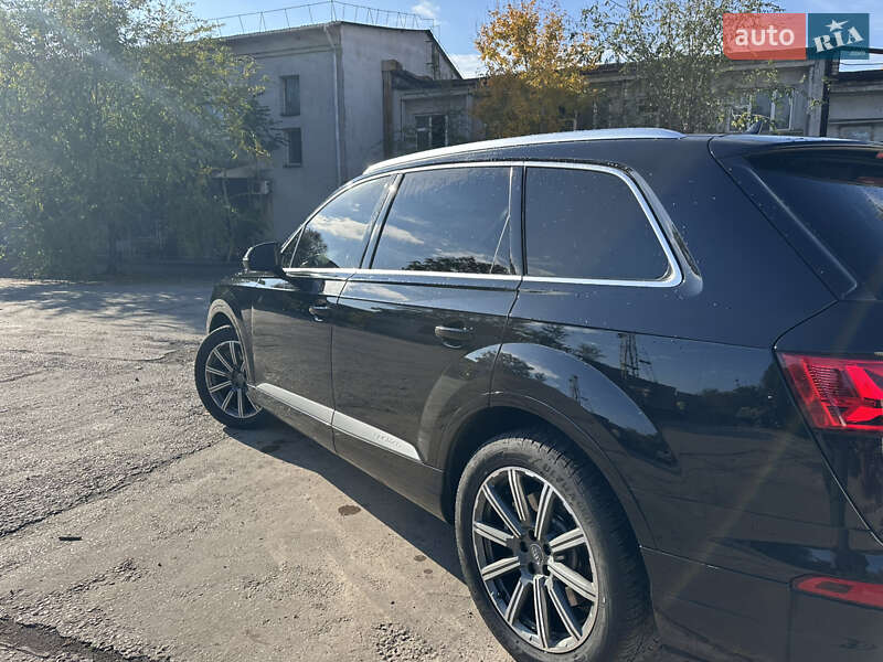 Позашляховик / Кросовер Audi Q7 2017 в Запоріжжі